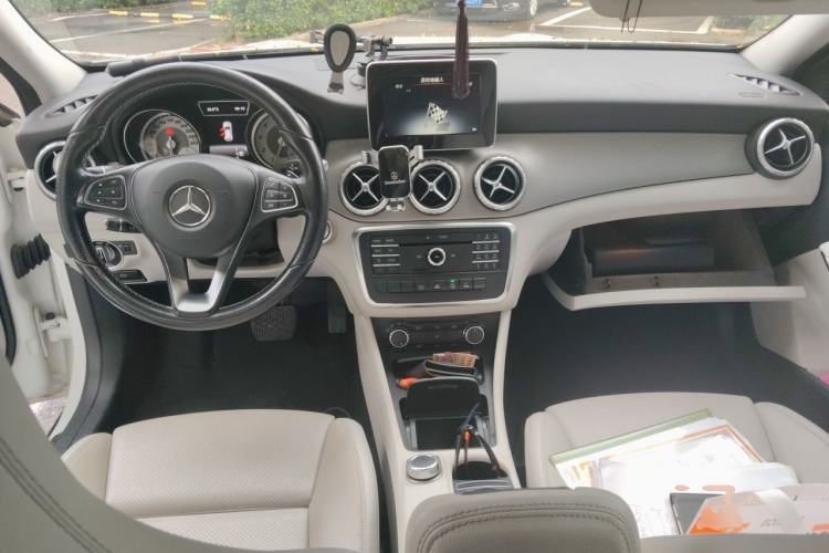 Used Mercedes-Benz GLA 2016 GLA 200 Sport Edition Center Console