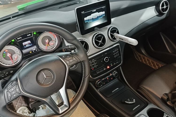 Used Mercedes-Benz GLA 2016 GLA 200 Fashion Model Center Console