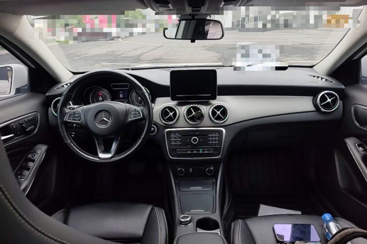 Used Mercedes-Benz GLA 2016 GLA 200 Sport Edition Center Console