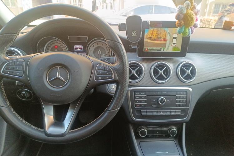 Used Mercedes-Benz GLA 2016 GLA 200 Sport Edition Center Console