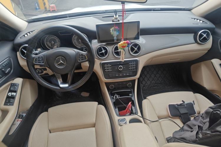 Used Mercedes-Benz GLA 2016 GLA 200 Sport Edition Center Console