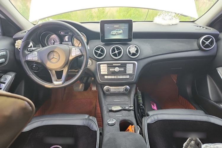 Used Mercedes-Benz GLA 2016 GLA 200 Sport Edition Center Console