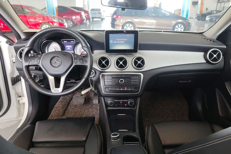 Used Mercedes-Benz GLA 2016 GLA 200 Sport Edition Center Console