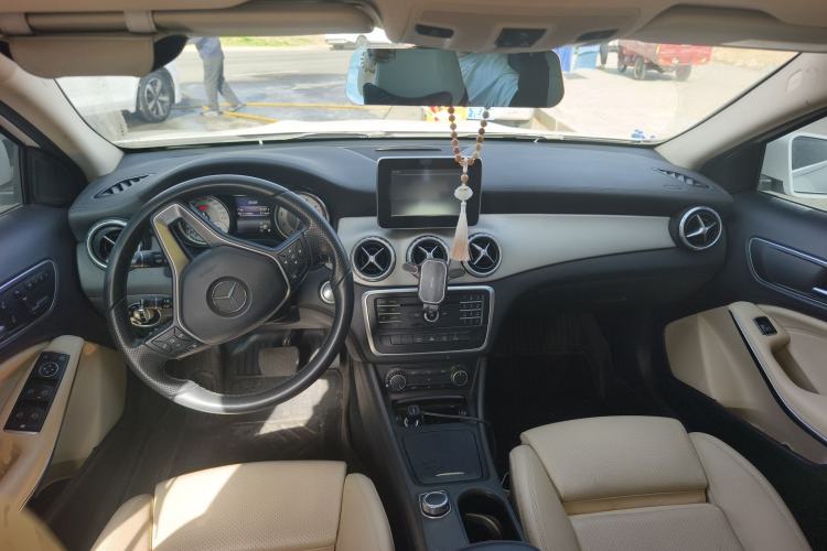 Used Mercedes-Benz GLA 2016 GLA 200 Fashion Model Center Console