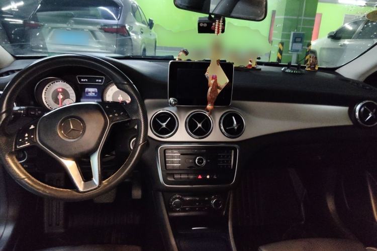 Used Mercedes-Benz GLA 2016 GLA 200 Fashion Model Center Console