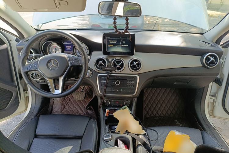 Used Mercedes-Benz GLA 2016 GLA 200 Sport Edition Center Console
