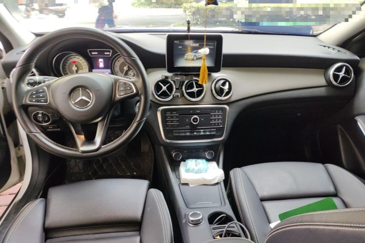 Used Mercedes-Benz GLA 2016 GLA 200 Sport Edition Center Console