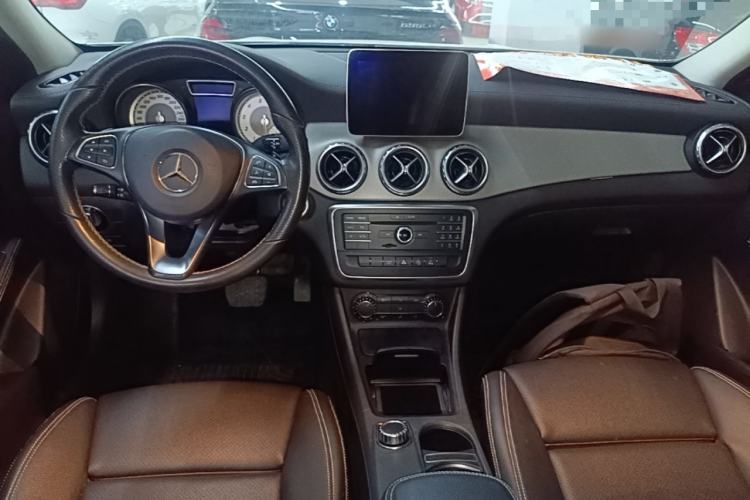 Used Mercedes-Benz GLA 2016 GLA 200 Fashion Model Center Console