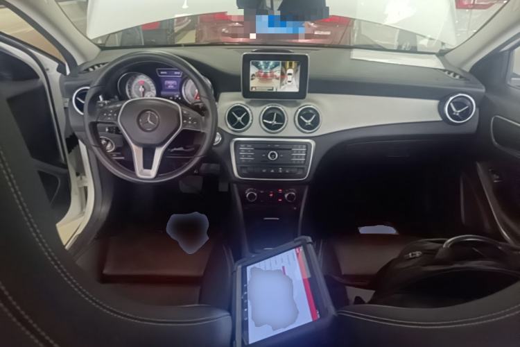 Used Mercedes-Benz GLA 2016 GLA 200 Fashion Model Center Console
