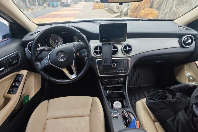 Used Mercedes-Benz GLA 2016 GLA 200 Fashion Model Center Console
