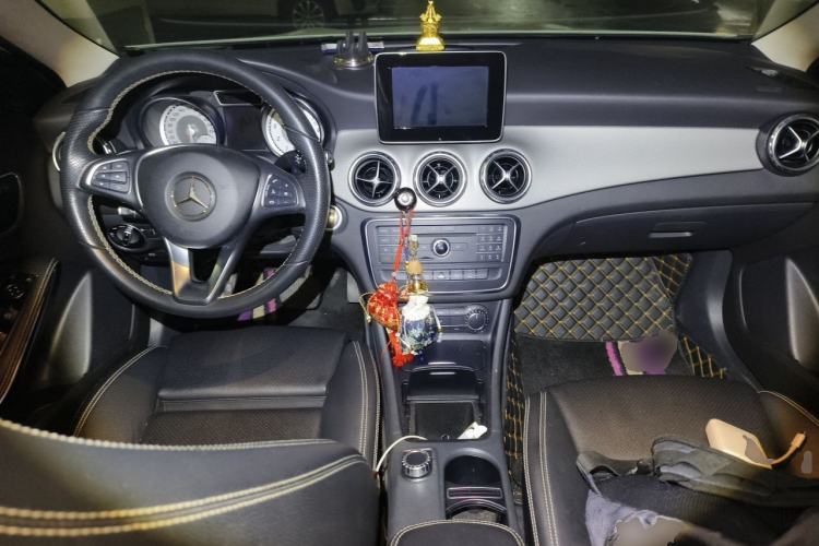 Used Mercedes-Benz GLA 2016 GLA 200 Sport Edition Center Console