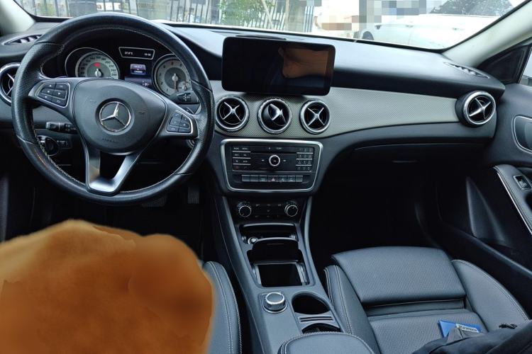 Used Mercedes-Benz GLA 2016 GLA 200 Sport Edition Center Console