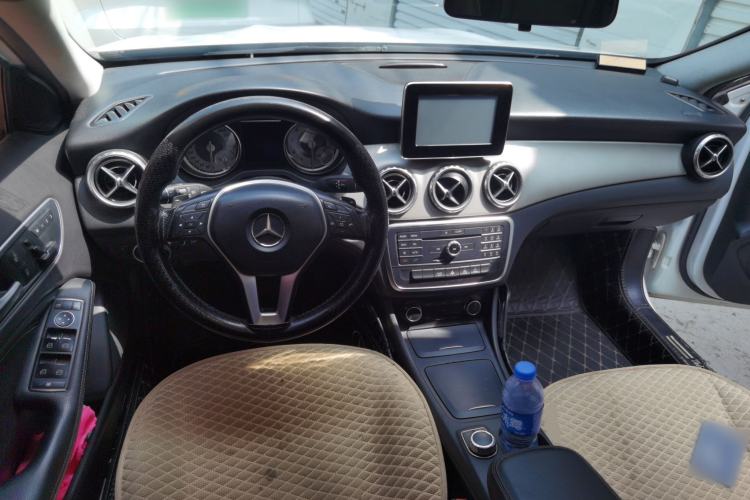 Used Mercedes-Benz GLA 2016 GLA 200 Sport Edition Center Console