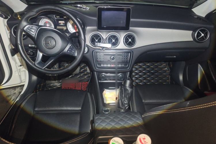 Used Mercedes-Benz GLA 2016 GLA 200 Sport Edition Center Console