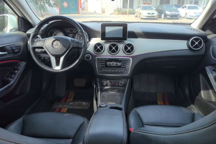 Used Mercedes-Benz GLA 2016 GLA 200 Sport Edition Center Console