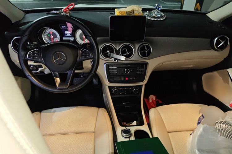 Used Mercedes-Benz GLA 2016 GLA 200 Sport Edition Center Console