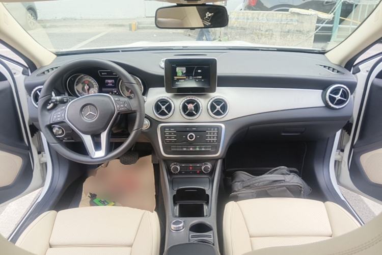 Used Mercedes-Benz GLA 2016 GLA 200 Fashion Model Center Console