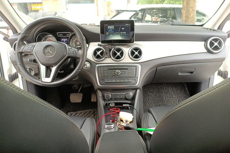 Used Mercedes-Benz GLA 2016 GLA 200 Fashion Model Center Console