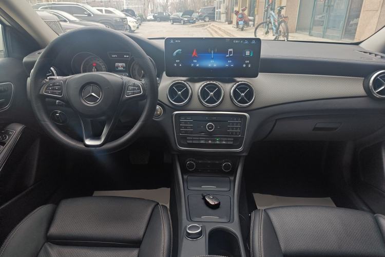 Used Mercedes-Benz GLA 2016 GLA 200 Fashion Model Center Console