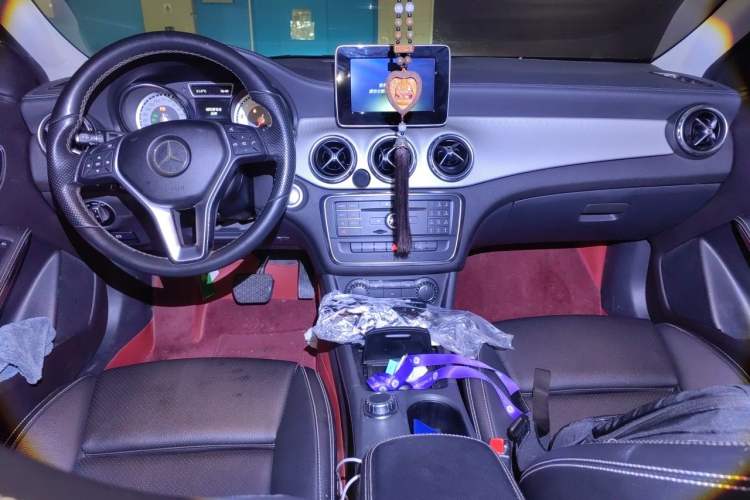 Used Mercedes-Benz GLA 2016 GLA 200 Fashion Model Center Console