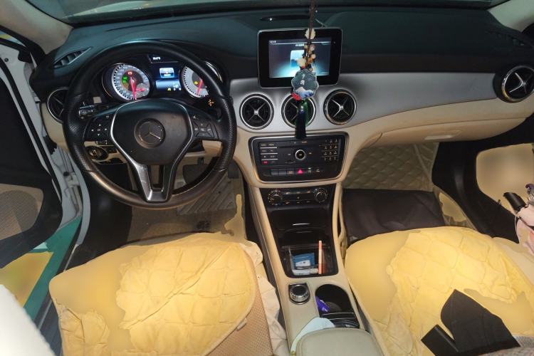 Used Mercedes-Benz GLA 2016 GLA 200 Sport Edition Center Console