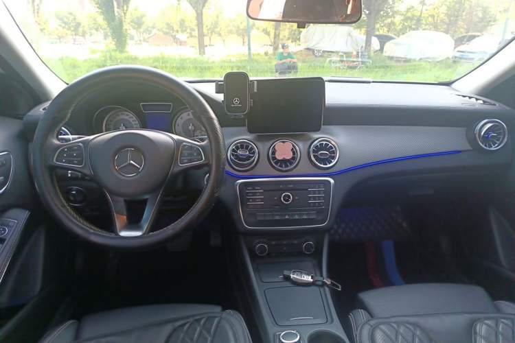 Used Mercedes-Benz GLA 2016 GLA 200 Fashion Model Center Console