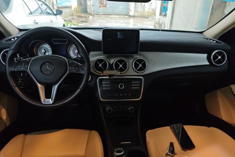 Used Mercedes-Benz GLA 2016 GLA 200 Fashion Model Center Console