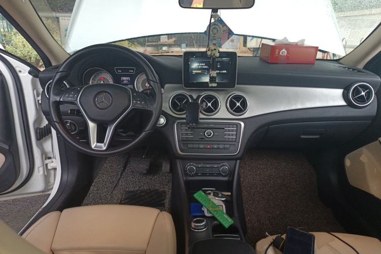 Used Mercedes-Benz GLA 2016 GLA 200 Fashion Model Center Console