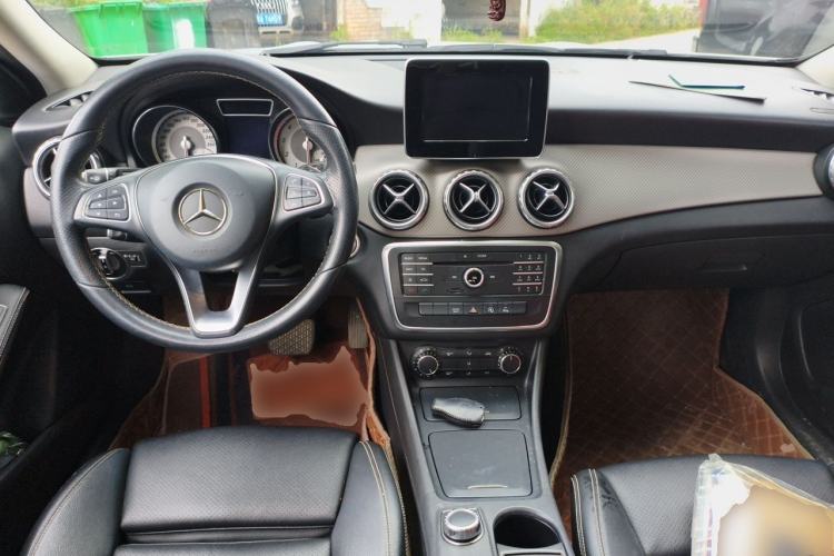 Used Mercedes-Benz GLA 2016 GLA 200 Sport Edition Center Console