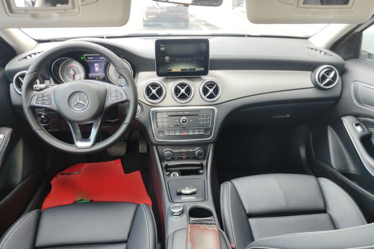Used Mercedes-Benz GLA 2016 GLA 200 Fashion Model Center Console