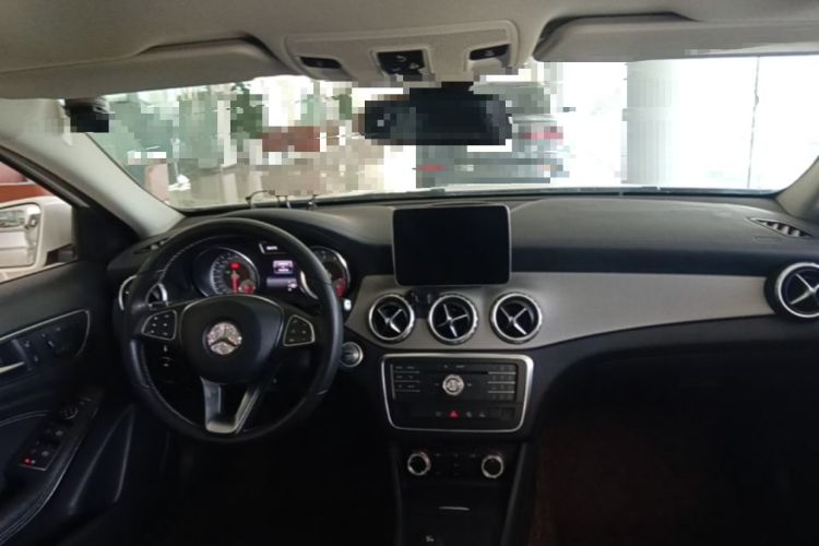 Used Mercedes-Benz GLA 2016 GLA 200 Fashion Model Center Console