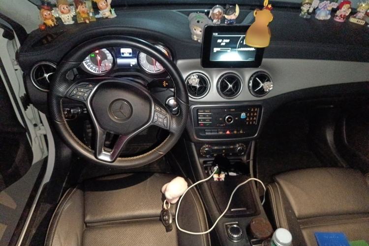 Used Mercedes-Benz GLA 2016 GLA 200 Fashion Model Center Console