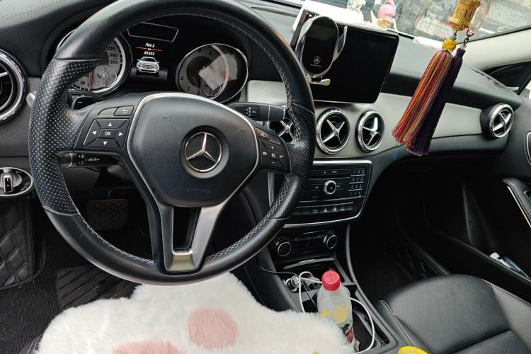 Used Mercedes-Benz GLA 2016 GLA 200 Fashion Model Center Console