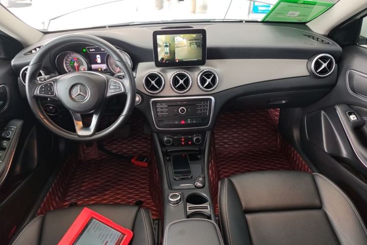 Used Mercedes-Benz GLA 2016 GLA 200 Fashion Model Center Console