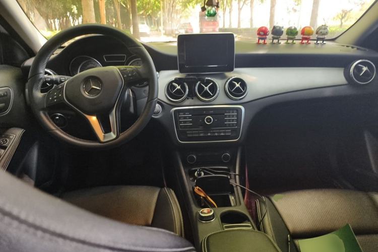 Used Mercedes-Benz GLA 2016 GLA 200 Sport Edition Center Console