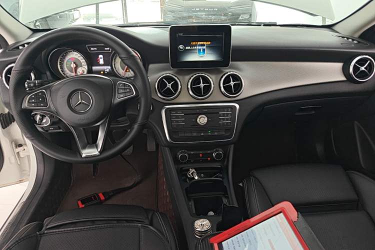 Used Mercedes-Benz GLA 2016 GLA 200 Sport Edition Center Console