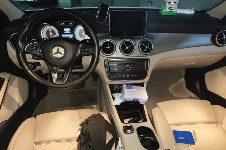 Used Mercedes-Benz GLA 2016 GLA 200 Sport Edition Center Console