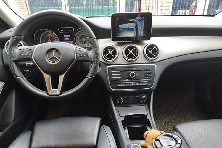 Used Mercedes-Benz GLA 2016 GLA 200 Fashion Model Center Console