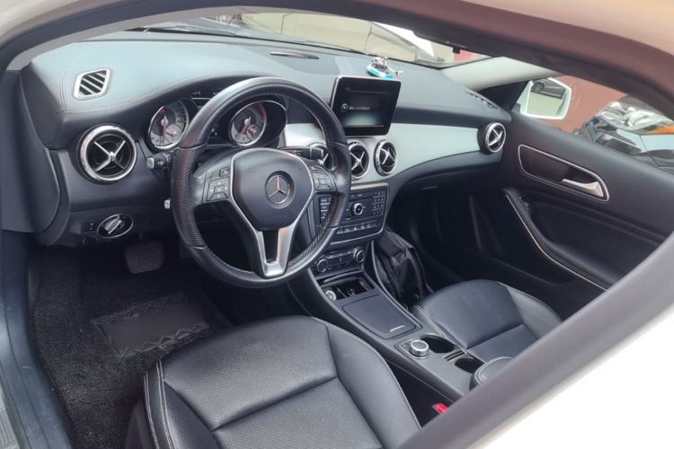 Used Mercedes-Benz GLA 2016 GLA 200 Fashion Model Center Console