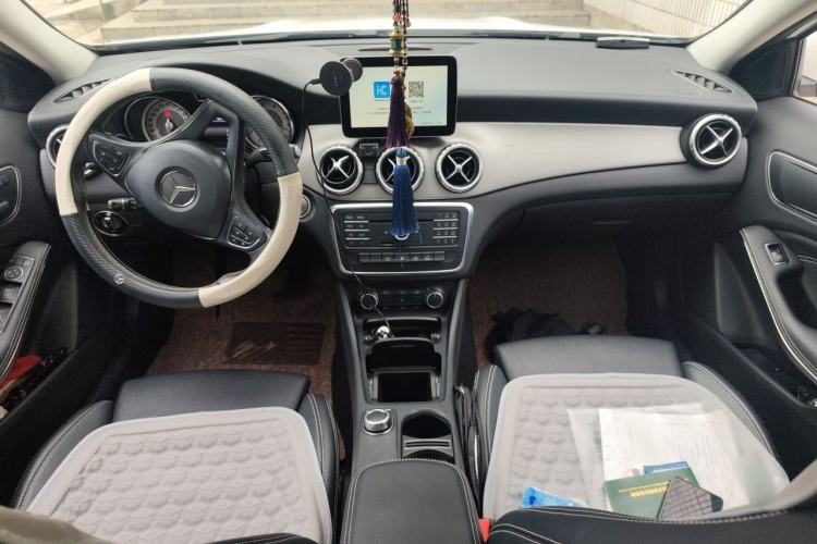 Used Mercedes-Benz GLA 2016 GLA 200 Fashion Model Center Console