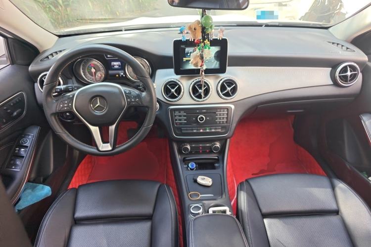 Used Mercedes-Benz GLA 2016 GLA 200 Fashion Model Center Console