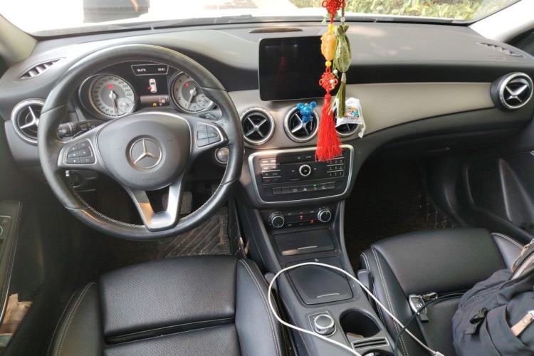 Used Mercedes-Benz GLA 2016 GLA 200 Fashion Model Center Console