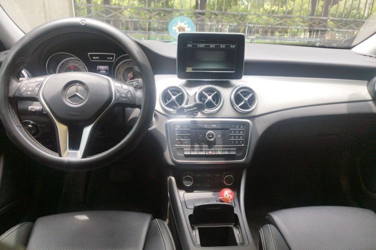 Used Mercedes-Benz GLA 2016 GLA 200 Fashion Model Center Console