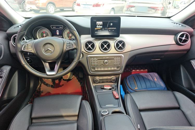Used Mercedes-Benz GLA 2016 GLA 200 Fashion Model Center Console