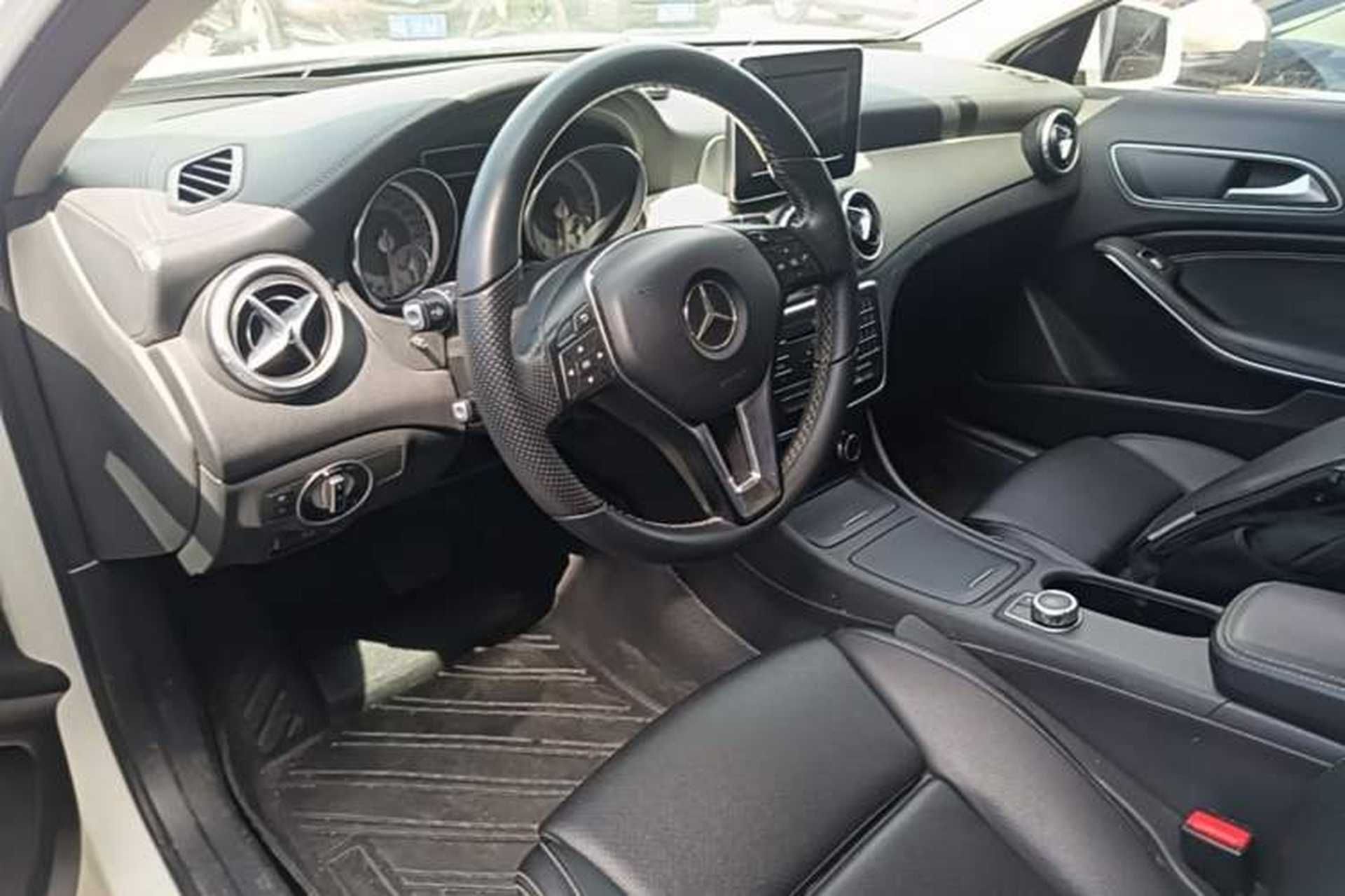 Used Mercedes-Benz GLA 2016 GLA 200 Fashion Model Center Console
