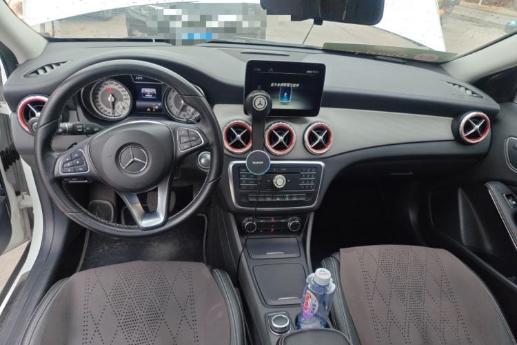 Used Mercedes-Benz GLA 2016 GLA 200 Fashion Model Center Console