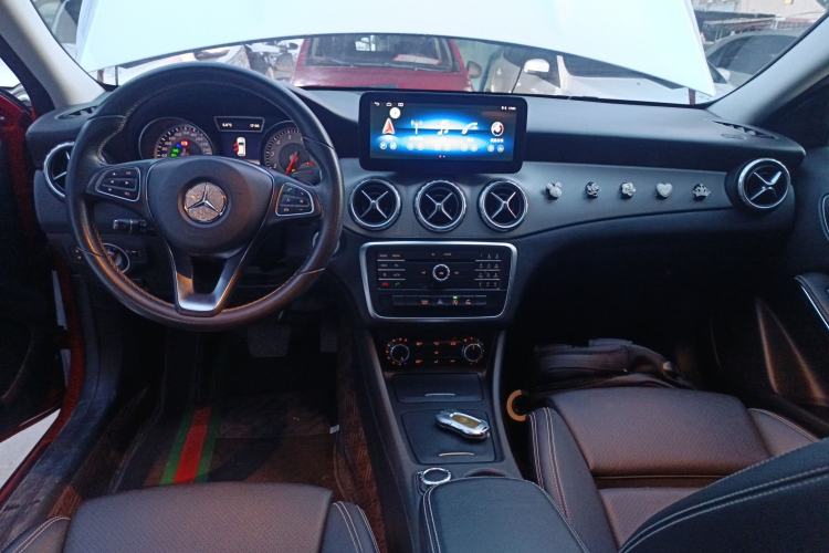 Used Mercedes-Benz GLA 2016 GLA 200 Sport Edition Center Console