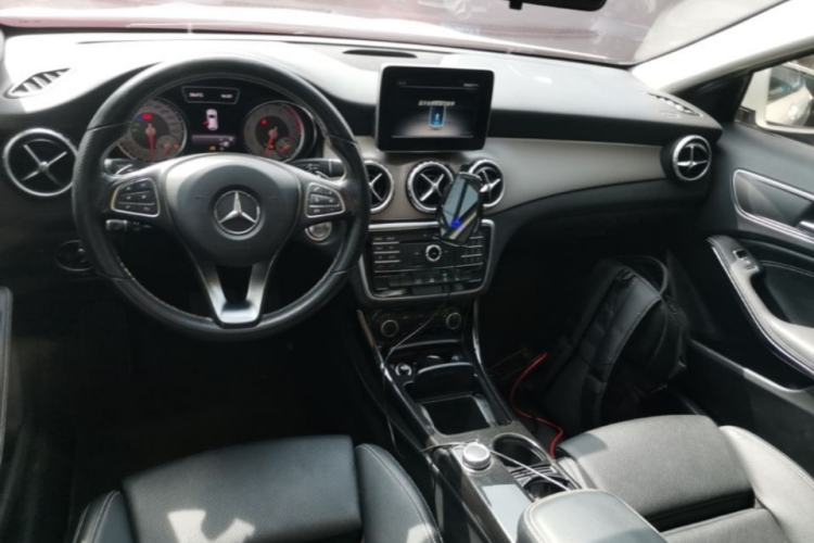 Used Mercedes-Benz GLA 2016 GLA 200 Sport Edition Center Console