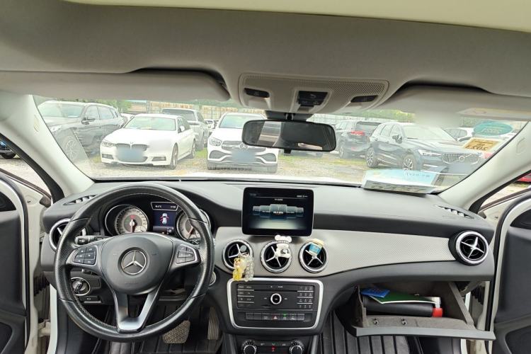 Used Mercedes-Benz GLA 2016 GLA 200 Fashion Model Center Console