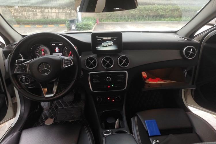 Used Mercedes-Benz GLA 2016 GLA 200 Sport Edition Center Console